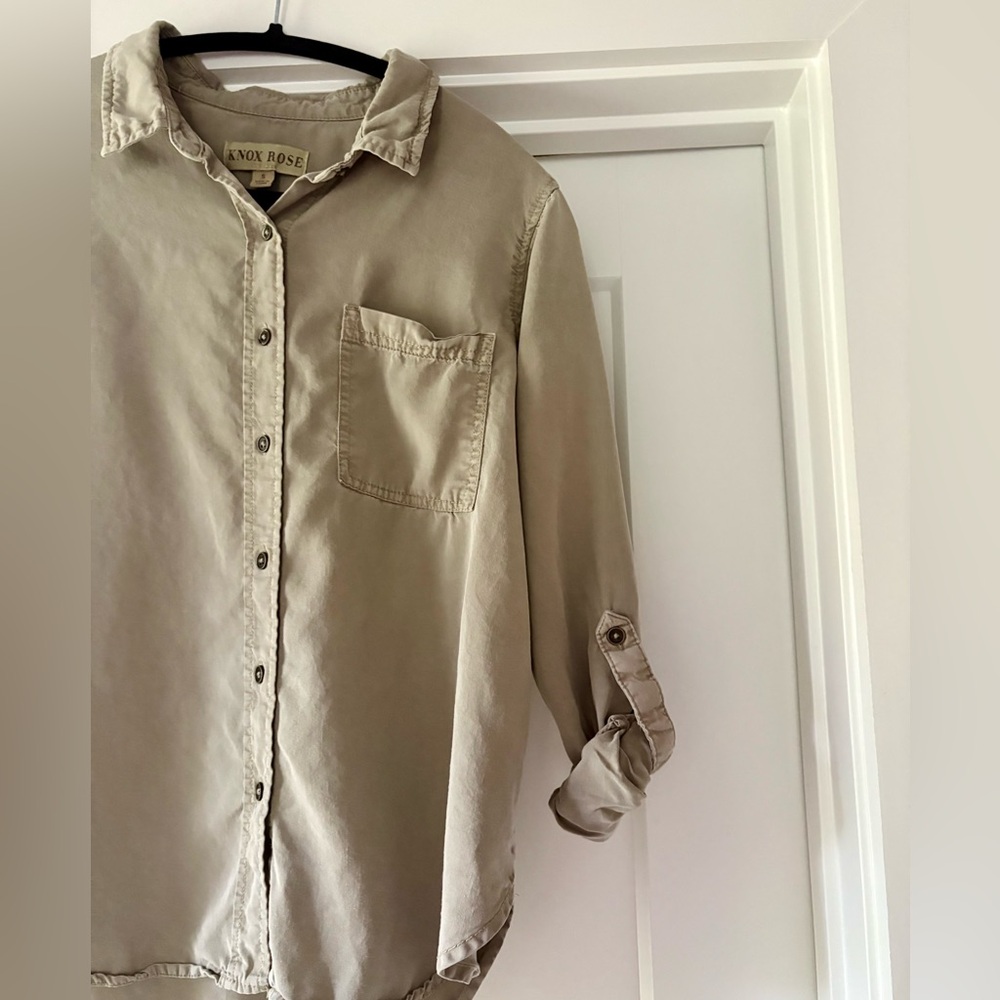 Knox Rose Women’s Sage Colored Shirt Size Small